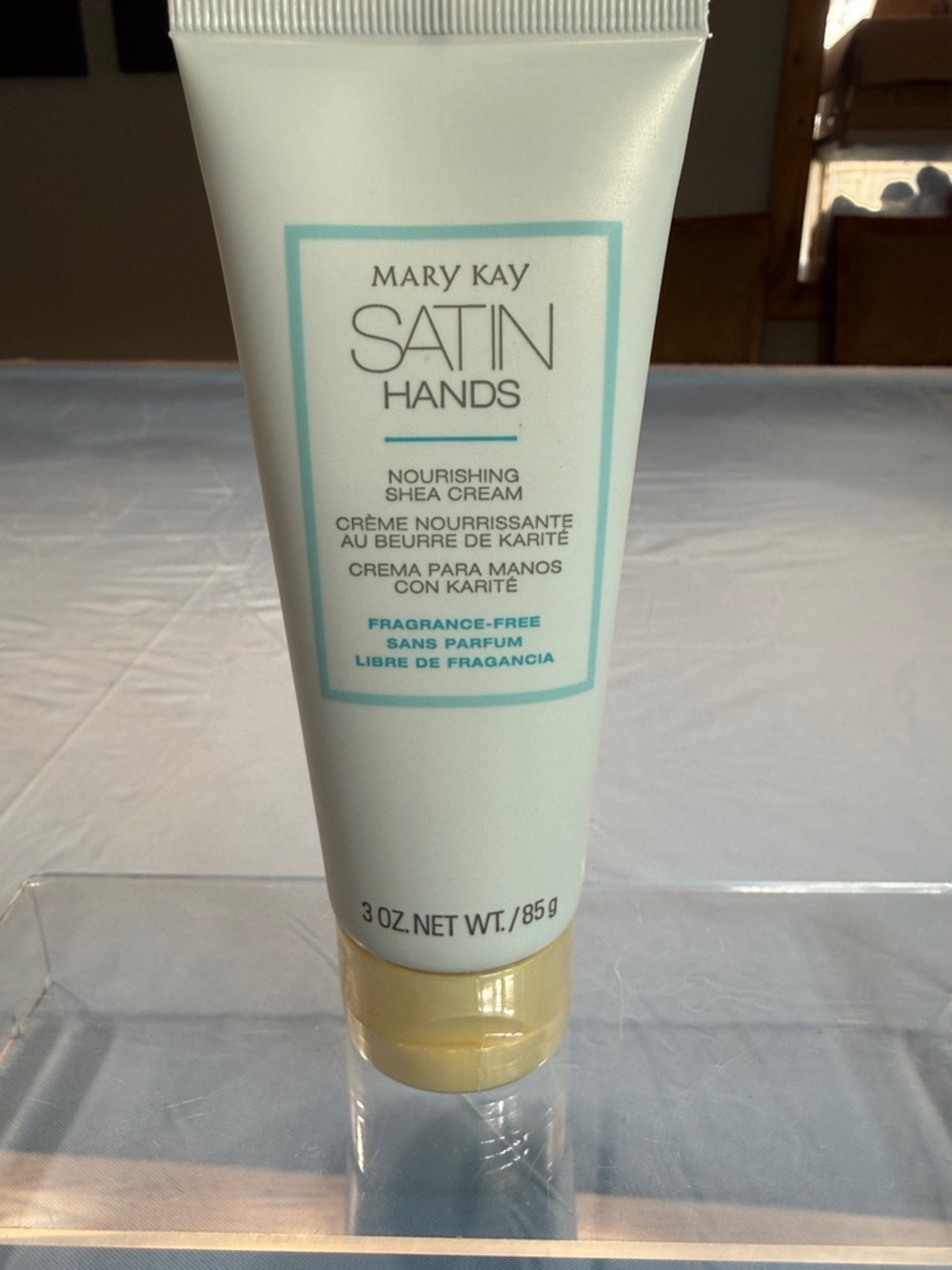 Mary Kay Satin Hands Nourishing Shea Cream - White & Gold Accent